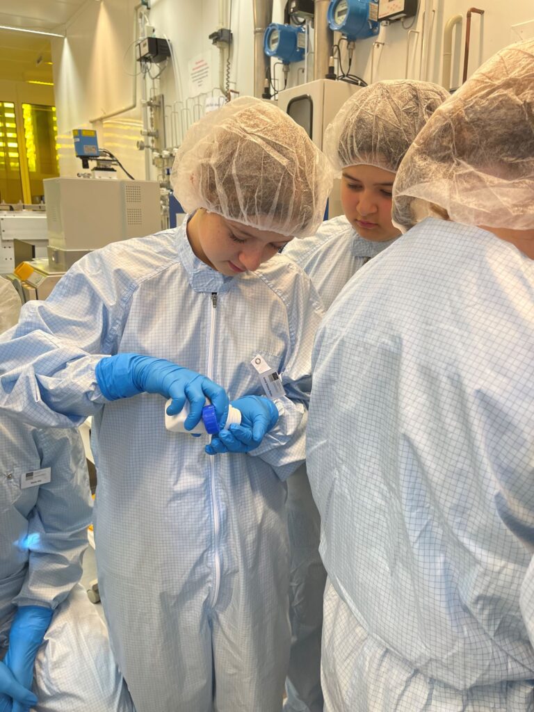 Mädchen entdecken ihre Begeisterung für MINT im Forscherinnen‑Camp bei Infineon und der OTH Regensburg