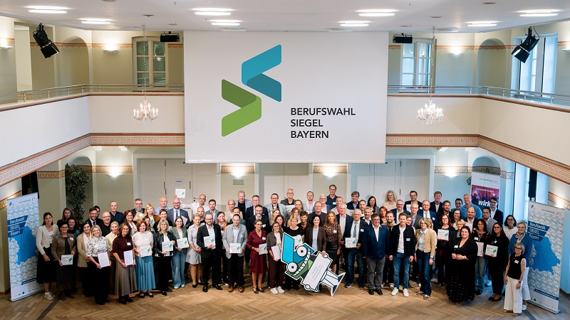 Gruppenfoto von den Teilnehmern der Veranstaltung